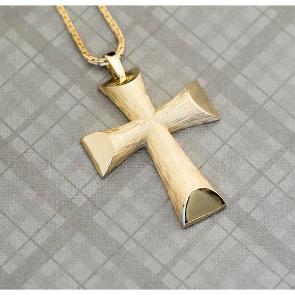 Vintage Gothic Gold Tone Cross Pendant Necklace 33 Inches by Avon G9 - Picture 1 of 3